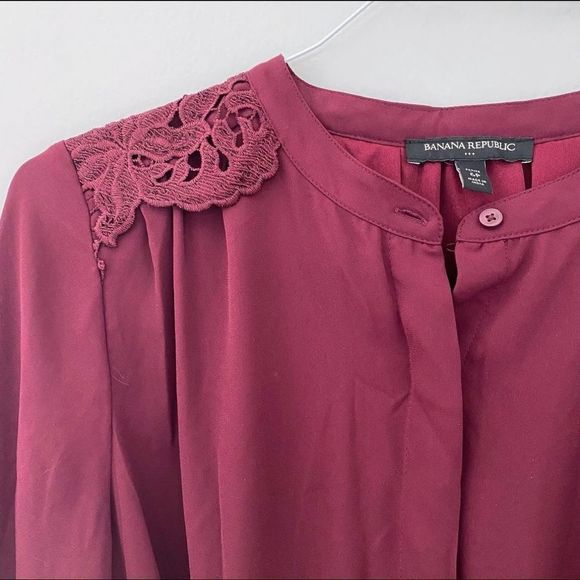 Banana Republic Factory shirt dress with lace details at the shoulders and back - Picture 5 of 7